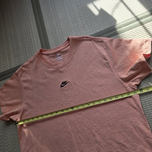 Nike Sportswear Premium Essentials Size XL Men's T-Shirt Salmon - Picture 2 of 5